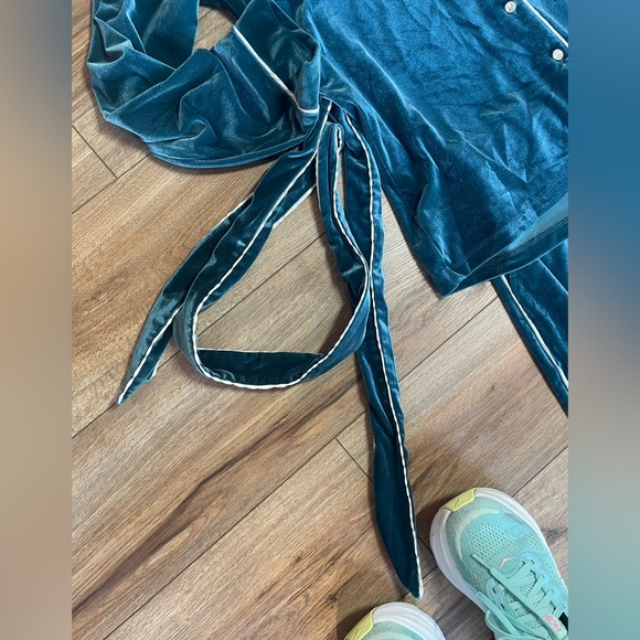 I.N.C. International Concepts Velvet Shawl Collar Pajama Set w/ Detachable Belt - Picture 5 of 13